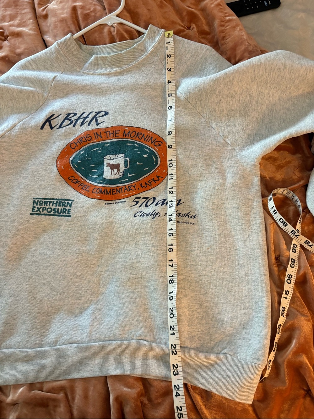 'Chris in the Morning' Light Gray Crewneck Sweatshirt 90s TV Northern Exposure - Picture 7 of 14